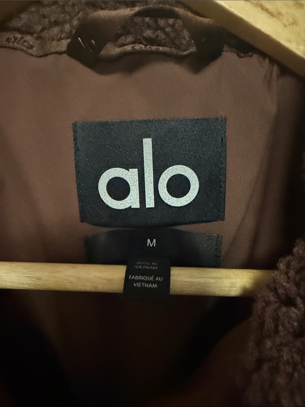 NWT Brand new Alo Yoga Sherpa Edge Bomber SIZE MEDIUM - Picture 7 of 11